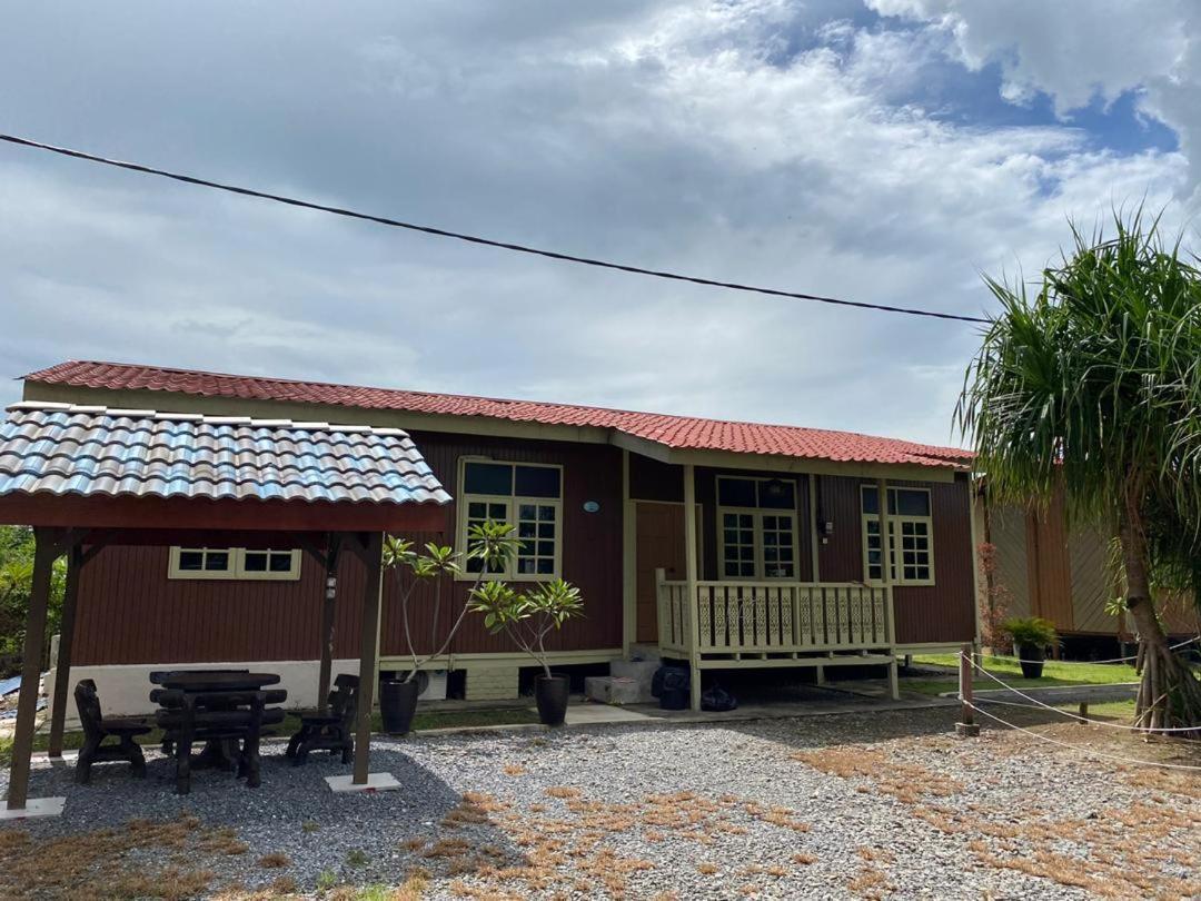 Tamteh Homestay Ayer Hitam Εξωτερικό φωτογραφία