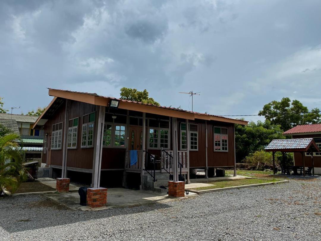Tamteh Homestay Ayer Hitam Εξωτερικό φωτογραφία