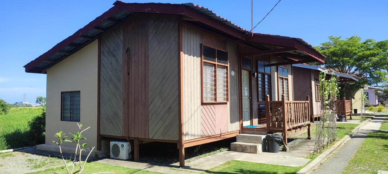 Tamteh Homestay Ayer Hitam Εξωτερικό φωτογραφία
