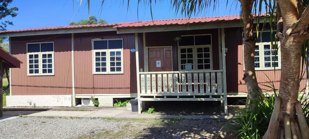 Tamteh Homestay Ayer Hitam Εξωτερικό φωτογραφία