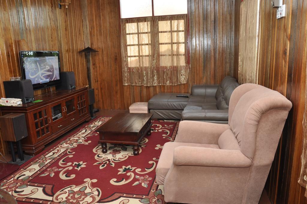 Tamteh Homestay Ayer Hitam Δωμάτιο φωτογραφία
